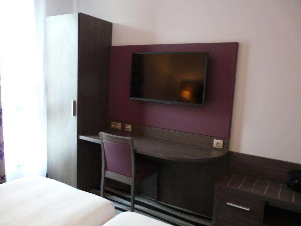 Kyriad Saint Quentin En Yvelines - Montigny Room photo
